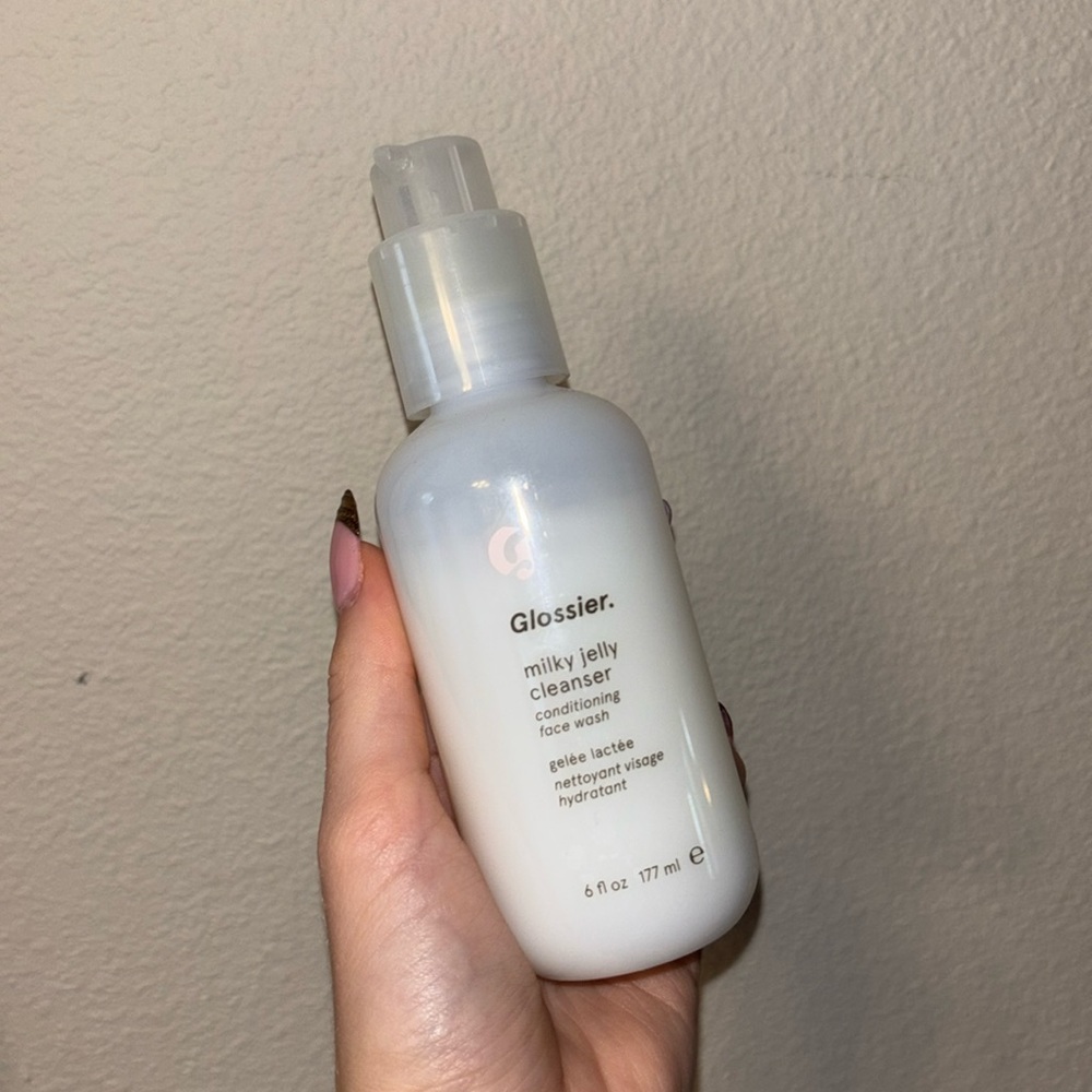 glossier milky jelly cleanser